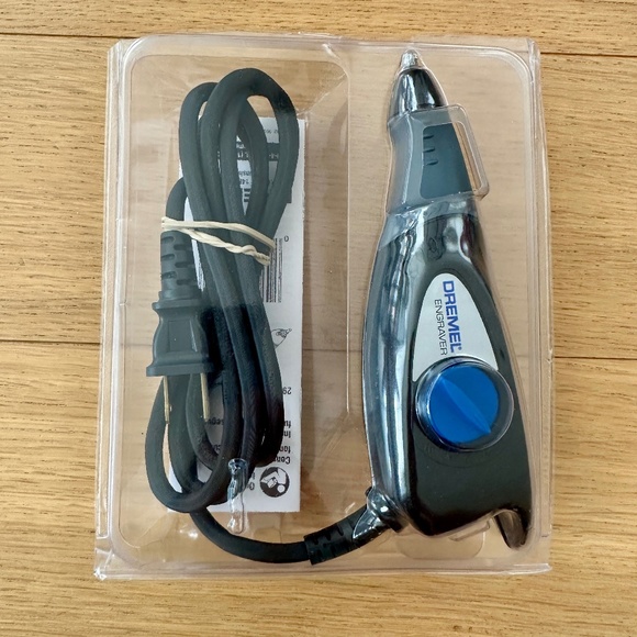 Dremel Engraver - 120 volt - Picture 1 of 3